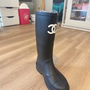 CHANEL Black and White rubber Boots